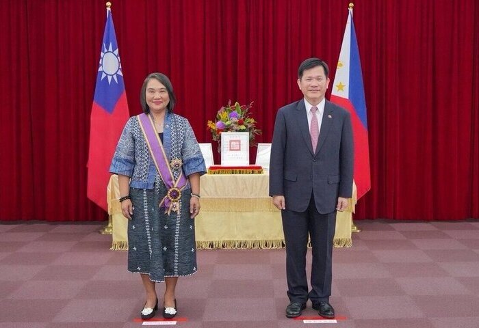 林佳龍贈勳菲律賓前駐台代表　表彰深化台菲友好貢獻