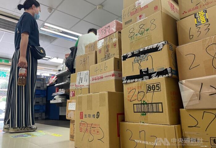 川普自誇唯一敢打伊朗　稱某前總統私下後悔未開戰