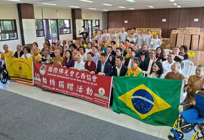 台灣慈善精神深耕巴西　佛光山周年慶捐贈輪椅助弱勢