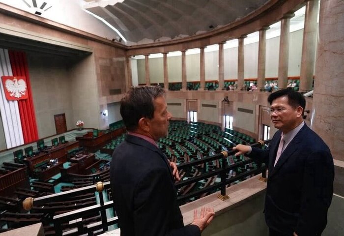 林佳龍參訪波蘭國會　近30年台灣外長第一人