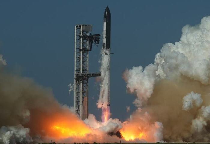 SpaceX第13次飛行測試　星艦火箭自德州發射升空