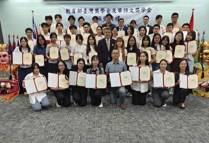 越南學子獲台灣獎學金築夢　盼成兩國交流推手