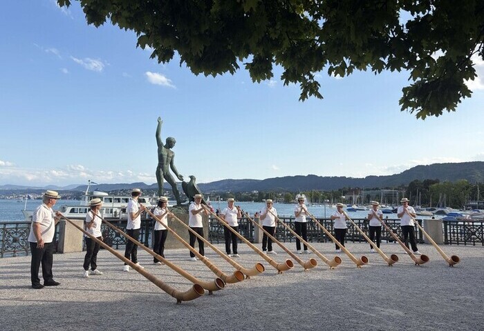 阿爾卑斯長號響徹全國　為瑞士國慶活動吹起序幕