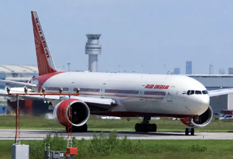 普吉飛德里航班高空驟降91公尺釀17傷　機長驗出大麻陽性遭停飛