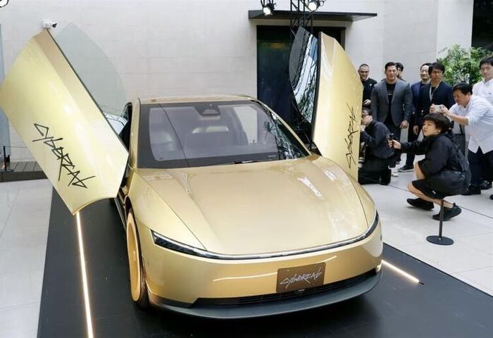 特斯拉日本首度公開Cybercab　無人計程車何時上路未定