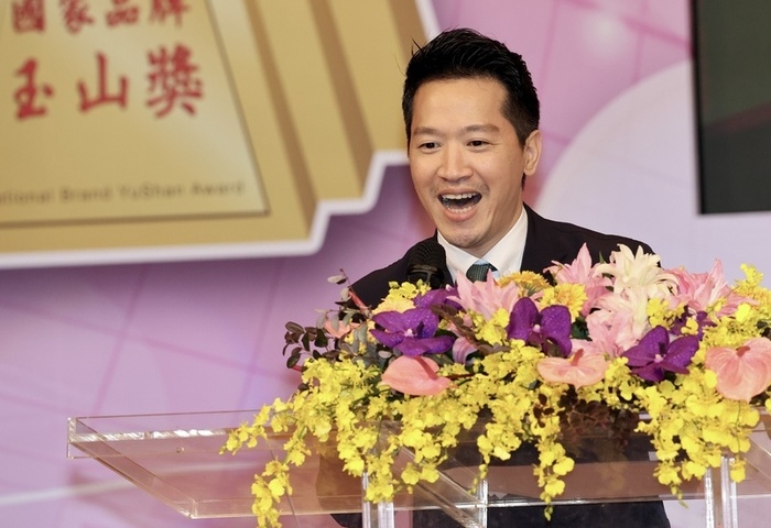 總統府副秘書長：台灣位處關鍵年代　今年經濟成長率上看12%
