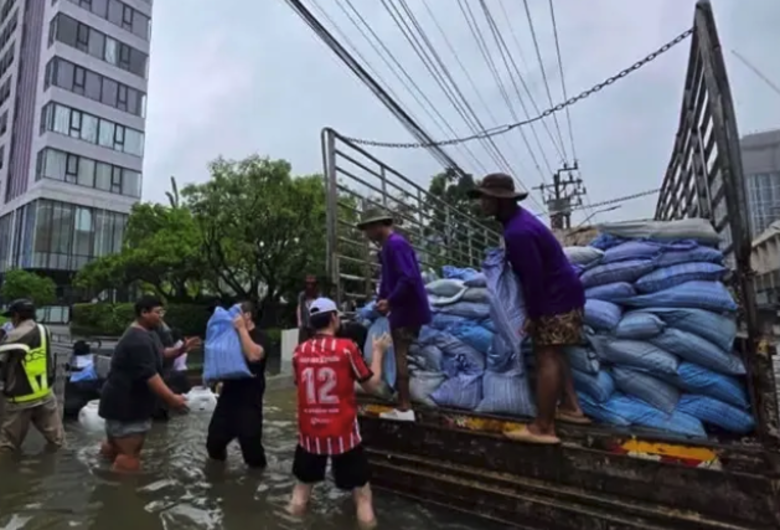 曼谷淹水房地產業者啟動應變　檢查設備協助住戶