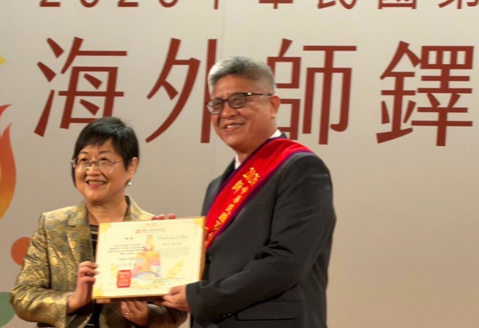 深耕泰國華教逾二十年　謝忠安榮獲海外師鐸獎